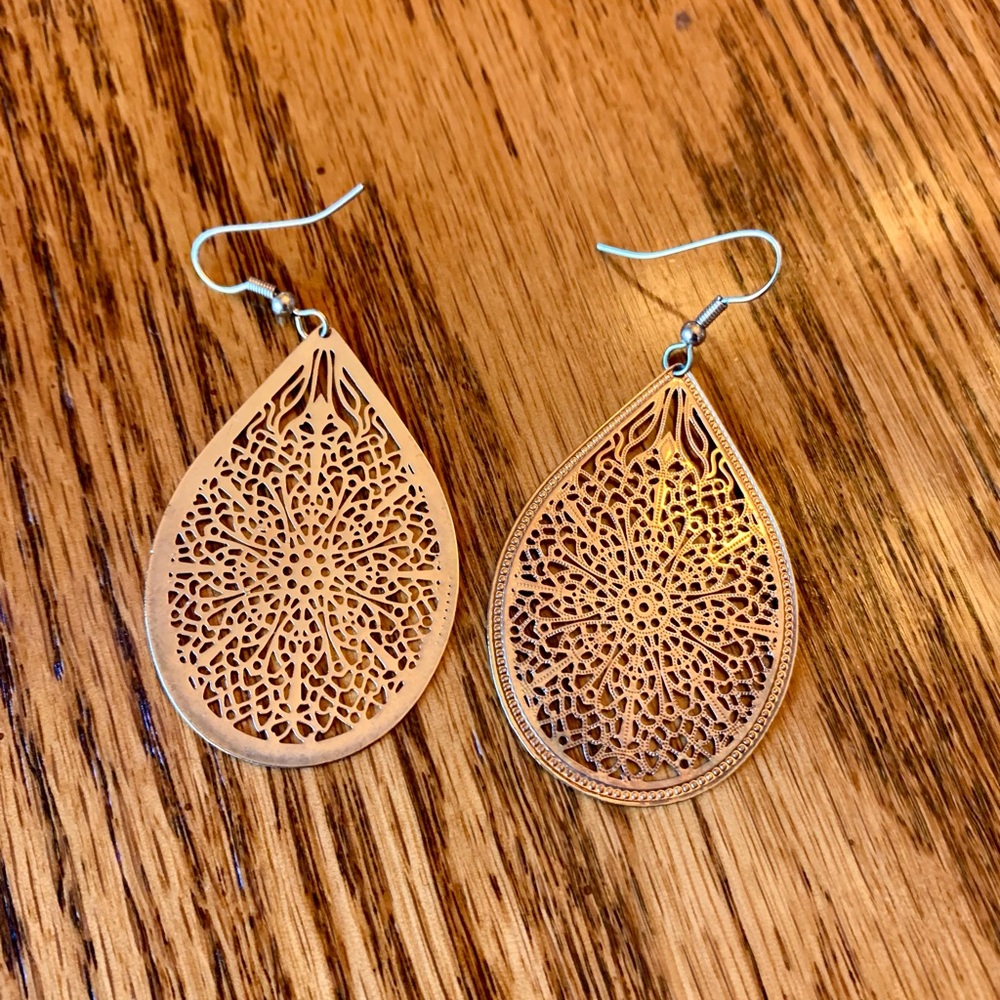 Elegant Gold Teardrop Earrings 2”
